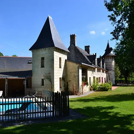 Romantic Loire Hideaway, Cleaning Included בית נופש